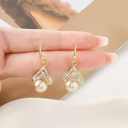 Fashion All-match Water Drop Pearl Earrings Personality Trend